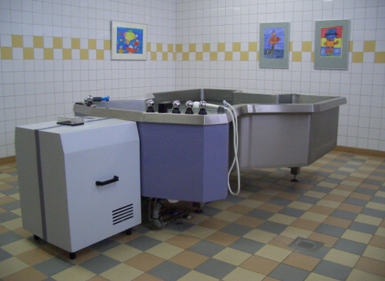 Vlinderbad uitegerust met aquacontrol waterbehandelingssysteem
