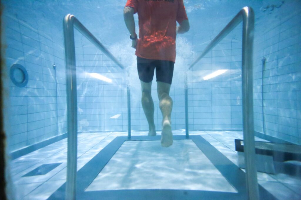 Underwater treadmill running